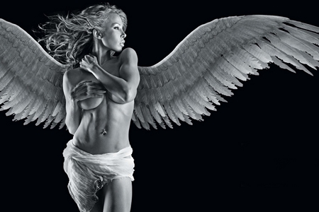 Красивая голая девушка ангел - фотографии